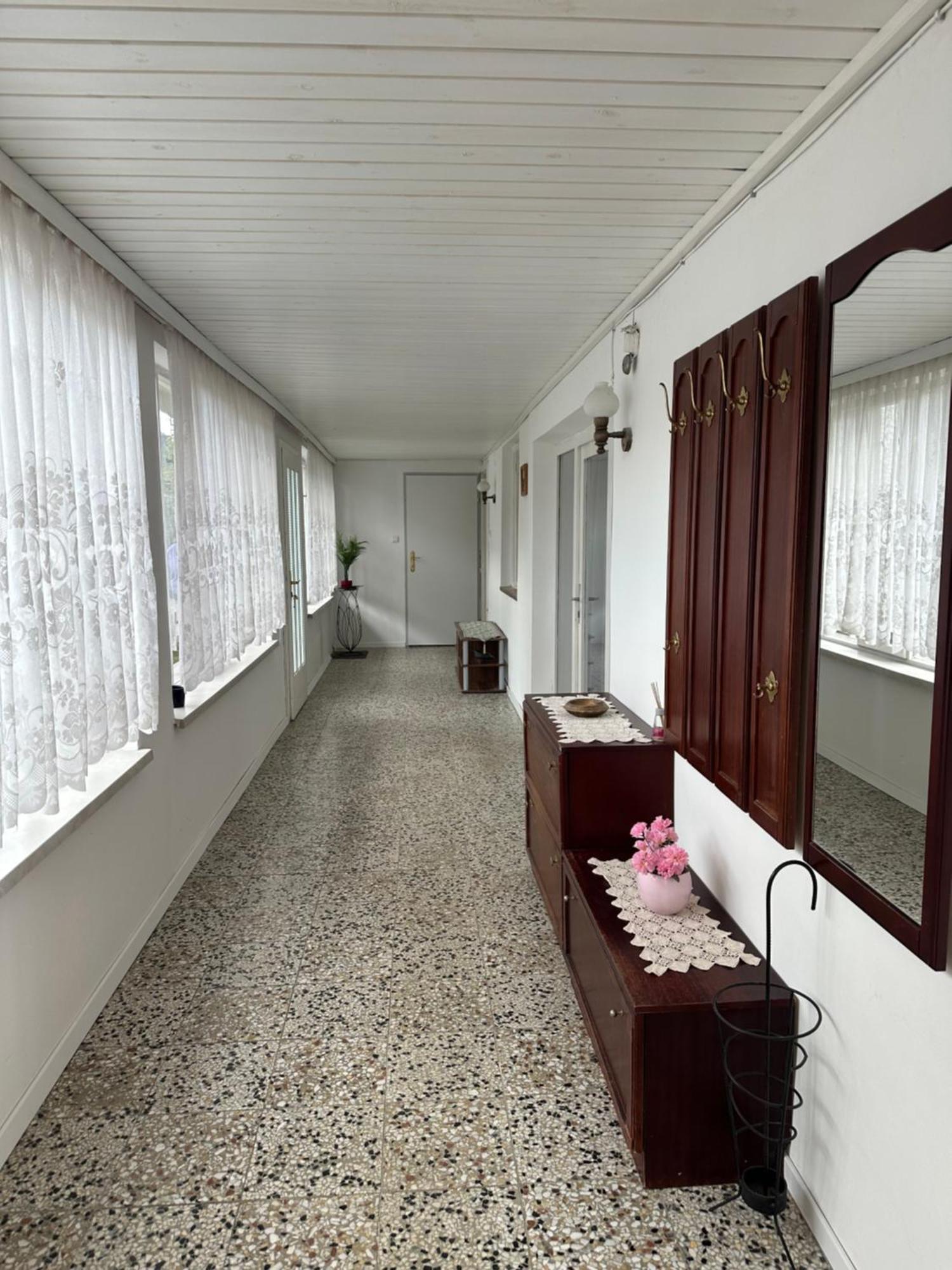 Cheap Outlet Center Apartment With Pool Parndorf Luaran gambar